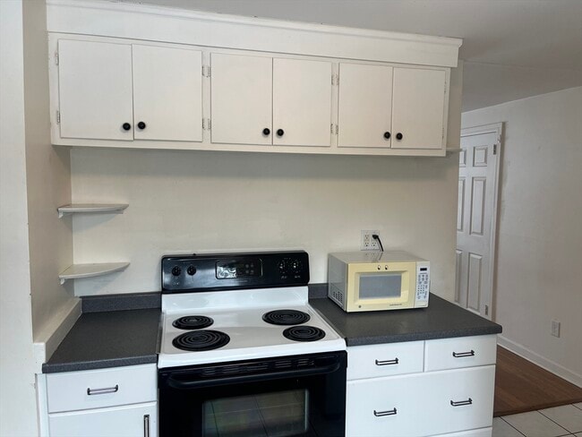 Building Photo - 12 Marion Rd