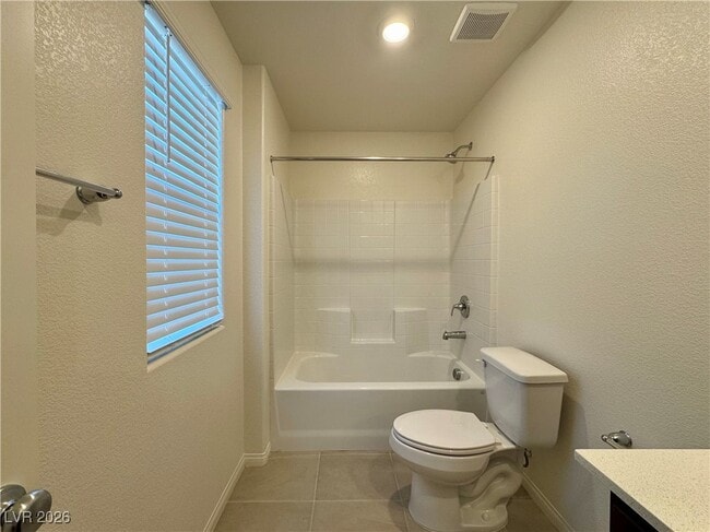 Building Photo - 8109 Minavalle Ave