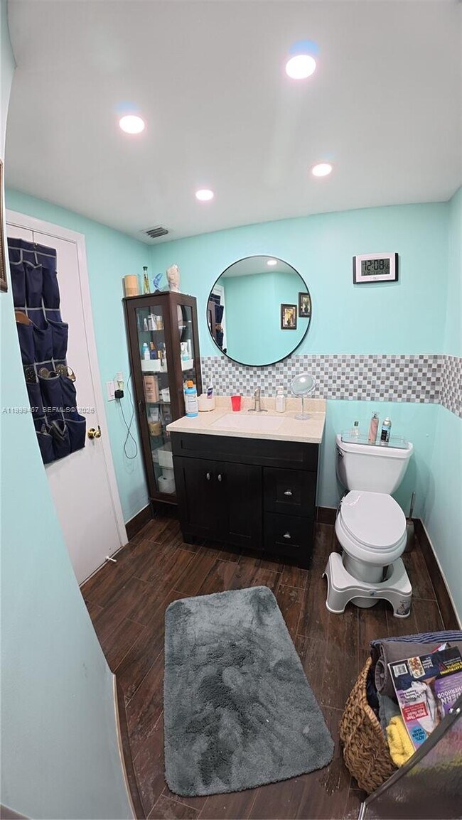 Building Photo - 1871 NW 94th Ave