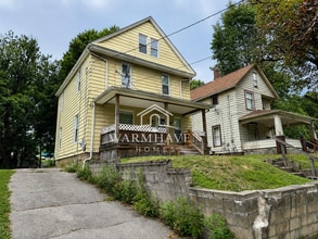Building Photo - 212 Gale St
