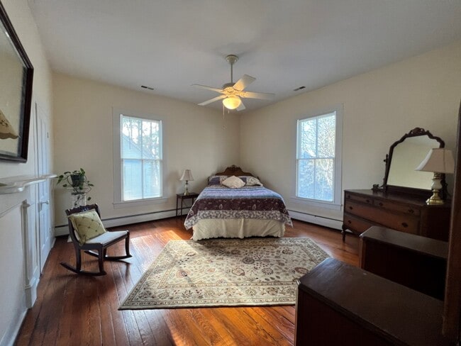 Building Photo - 4 Lee St