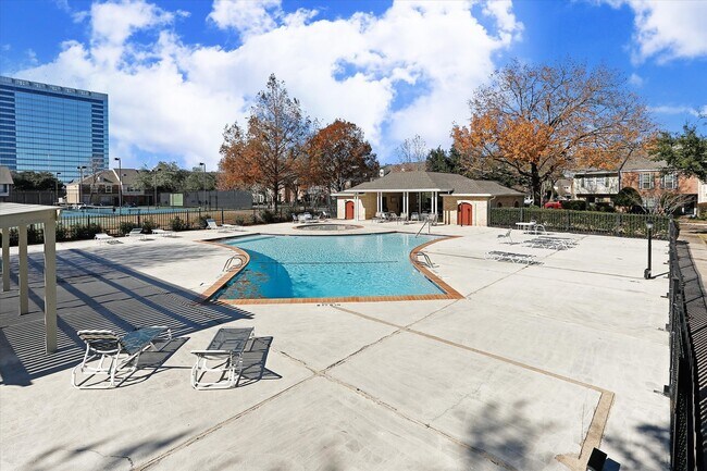 Building Photo - 1617 W Sam Houston Pkwy S