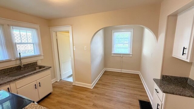 Building Photo - EAST SIDE FULLY RENOVATED 2 BEDROOM BUNGALOW AVAILABLE NOW!