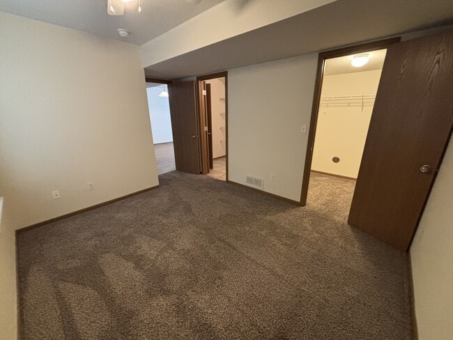 Building Photo - 314 Burnside Dr
