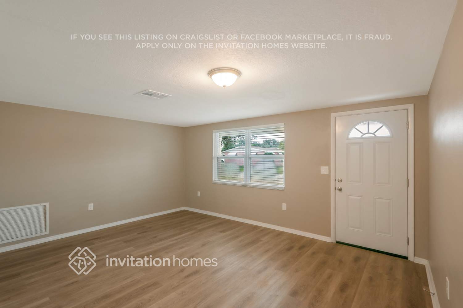 Building Photo - 5135 Kiwi Dr