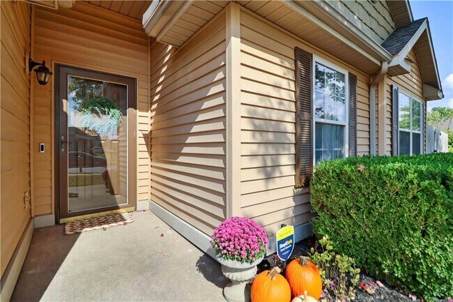 Building Photo - 3000 SW Wentworth Ave