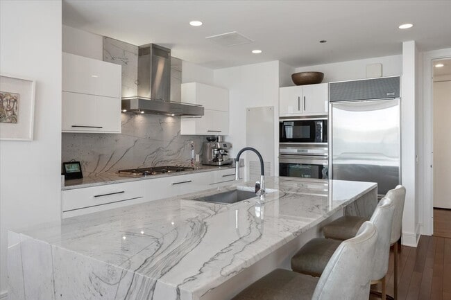 Building Photo - 401 N Wabash Ave