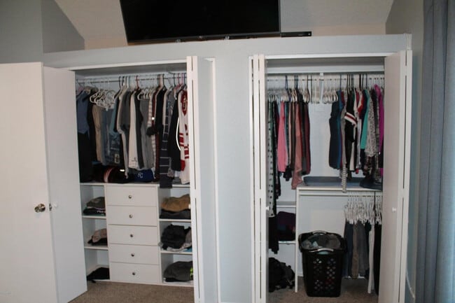 Building Photo - 4901 E Kelton Ln