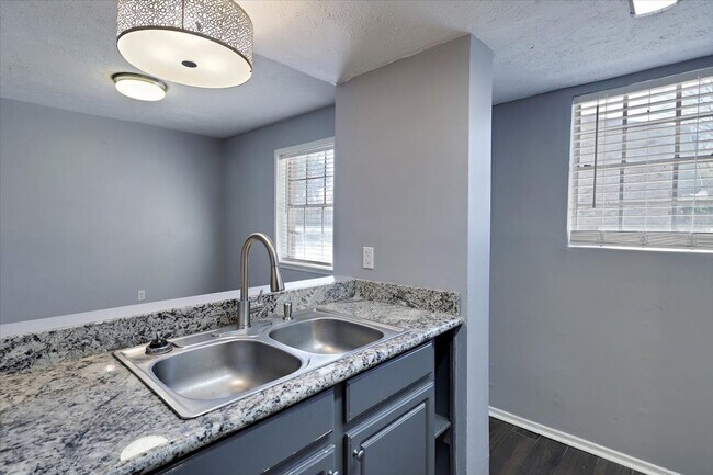 Building Photo - 1001/1003 Euclid Ave