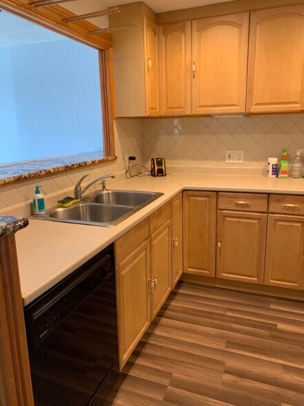 Building Photo - 1100 Governors Dr