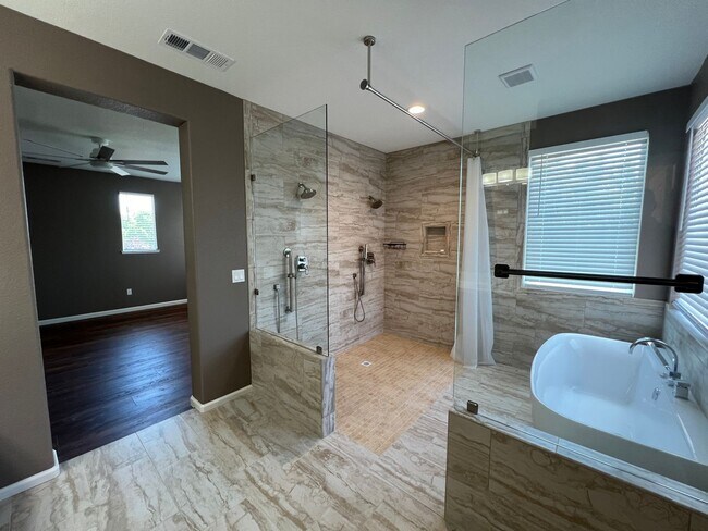 Building Photo - Completely Remodeled home in desirable Mou...