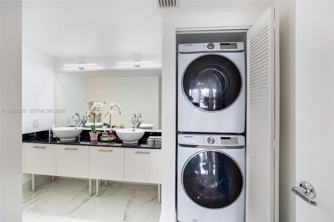 Building Photo - 41 SE 5th St