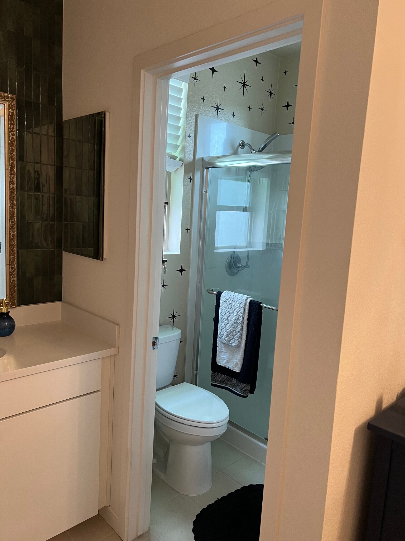 Building Photo - 180 Box Ln