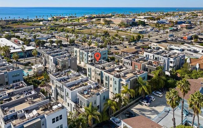 Building Photo - 1562- Vista del Mar Way
