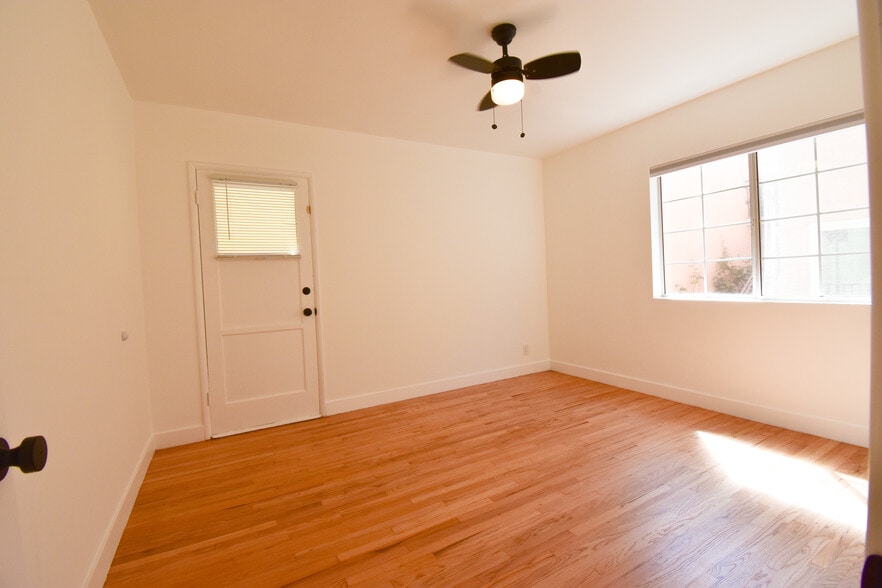 Building Photo - 1570 N Verdugo Rd