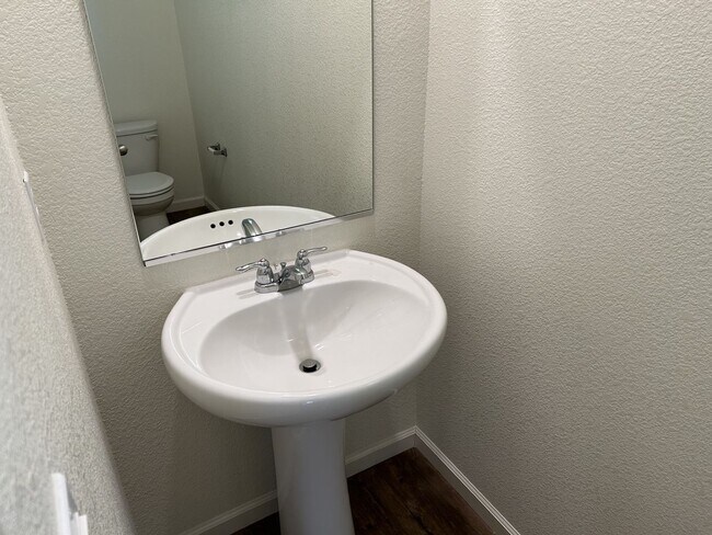 Building Photo - 4 Bedroom Home with His and Hers Closets in Weston Ranch, Gated Community!