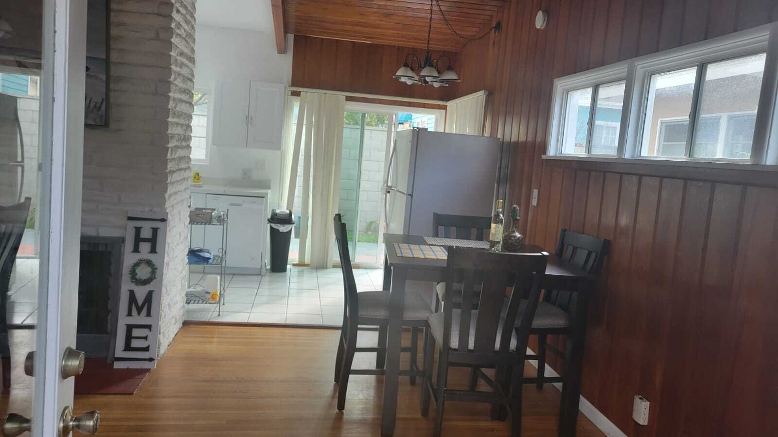 Building Photo - 1430 Manhattan Beach Blvd