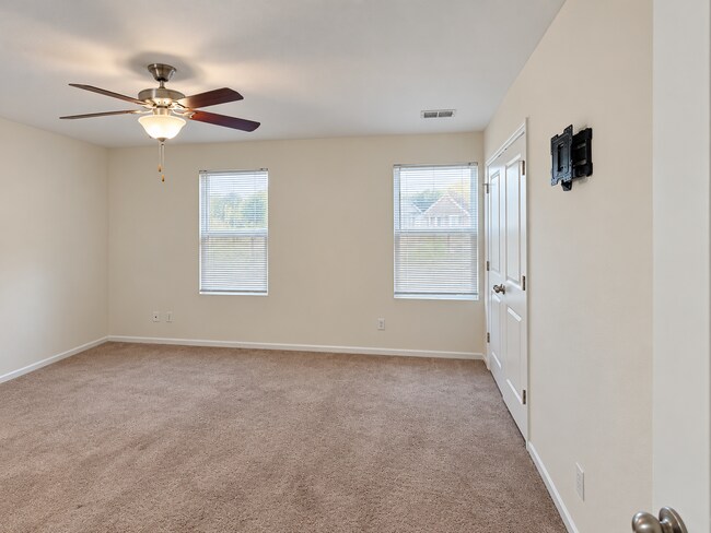 Building Photo - 391 Flyway Rd