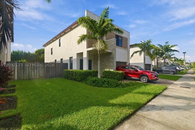 Building Photo - 336 NE 210th Way