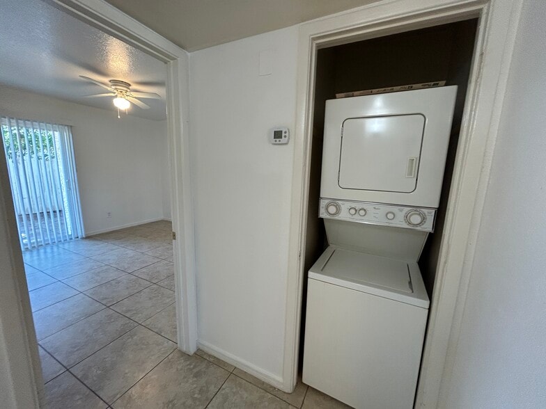 Building Photo - 3024 E Waltann Ln