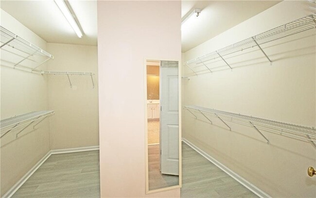 Building Photo - 8155 Cavendish Pl