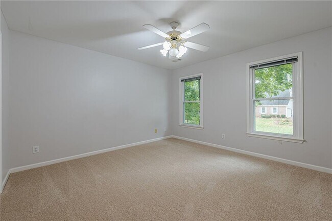 Building Photo - 461 Braidwood Walk NW