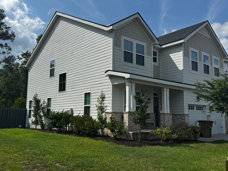 Building Photo - 27 Hanover Pl