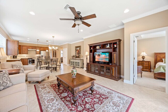 Building Photo - 7638 Jacaranda Ln