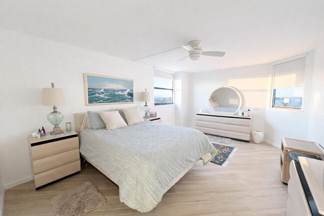 Building Photo - 2900 NE 14th Street Causeway