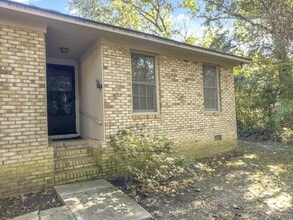 Building Photo - Great Duplex