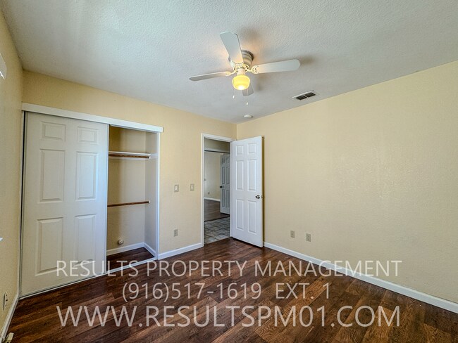 Building Photo - Spacious 4 Bedroom on corner lot