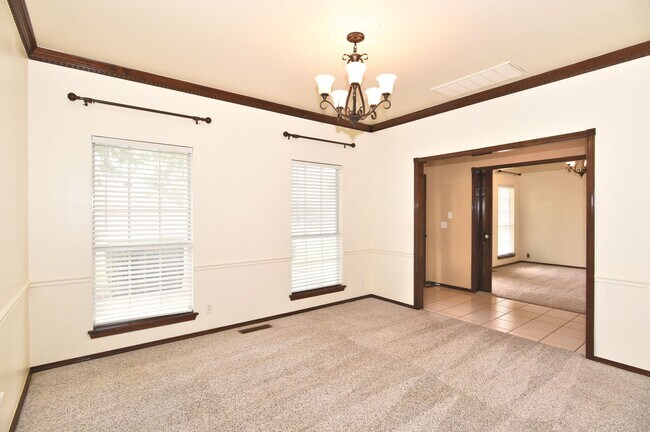 Building Photo - 1704 N 12th St