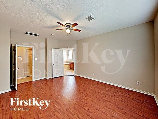 Building Photo - 31219 Fountainbrook Park Ln