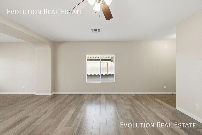 Building Photo - 3130 S 81st St