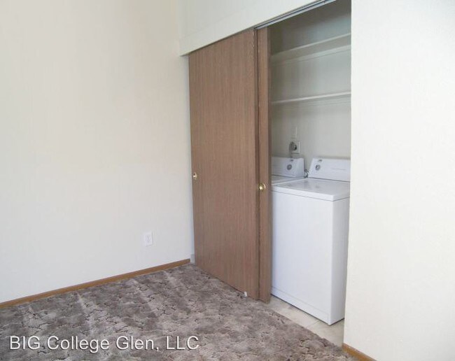 Building Photo - 5415 College Oak Dr