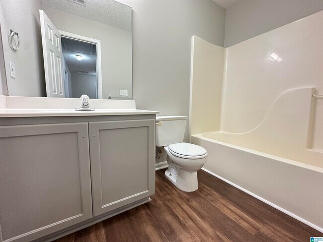 Building Photo - 759 3rd St NE