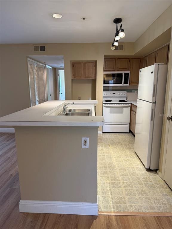 Building Photo - 490 N Pin Oak Pl