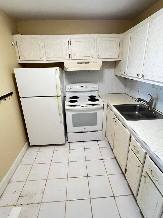 Building Photo - 80 Berkshire D