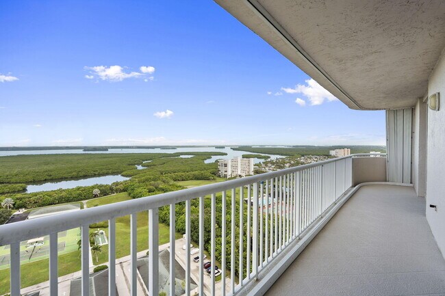 Building Photo - 5051 N Hwy A1A