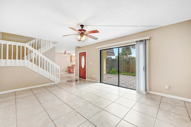 Building Photo - 2111 Vista Oaks Cir NE