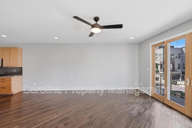 Building Photo - 919 Westbrook Dr