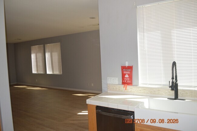 Building Photo - 5305 Cottage Cove Dr