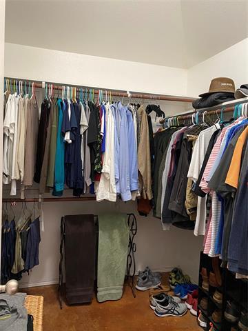 Building Photo - 724 Red Elm Ln