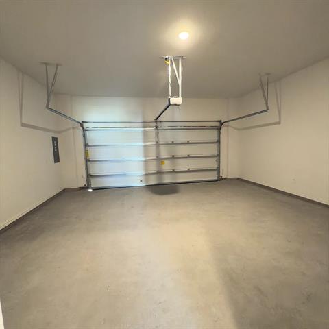 Building Photo - 2553 Brunswick Wy