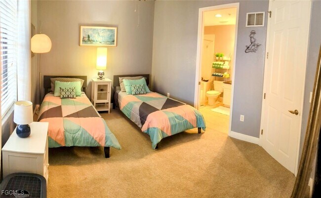 Building Photo - 13780 Julias Way