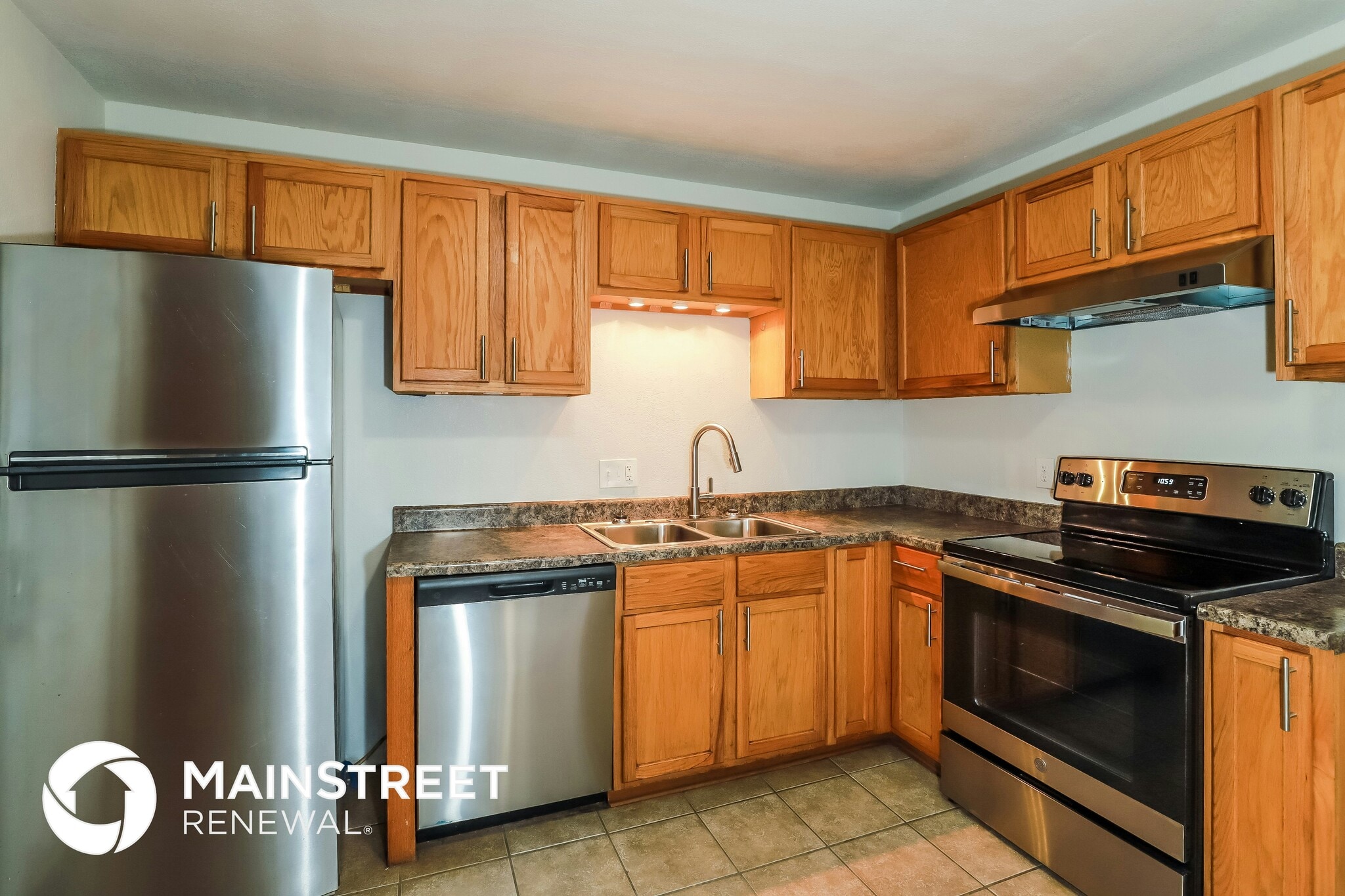 Building Photo - 6412 N Forest Ave