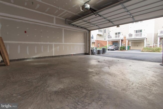 Building Photo - 408 Hendrix Ave