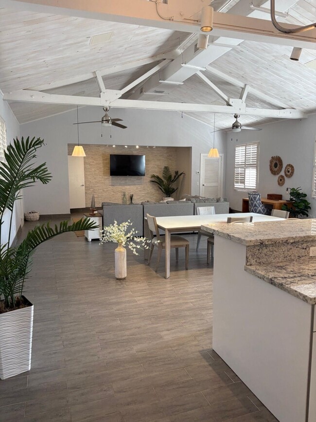 Building Photo - 419 E Atlantic Ave