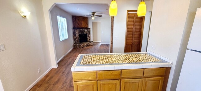 Building Photo - Adorable Single Story home with 3 bedroom and 2 bath