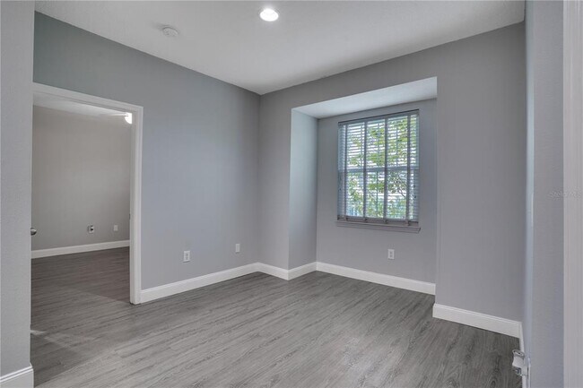 Building Photo - 1810 E Palm Ave